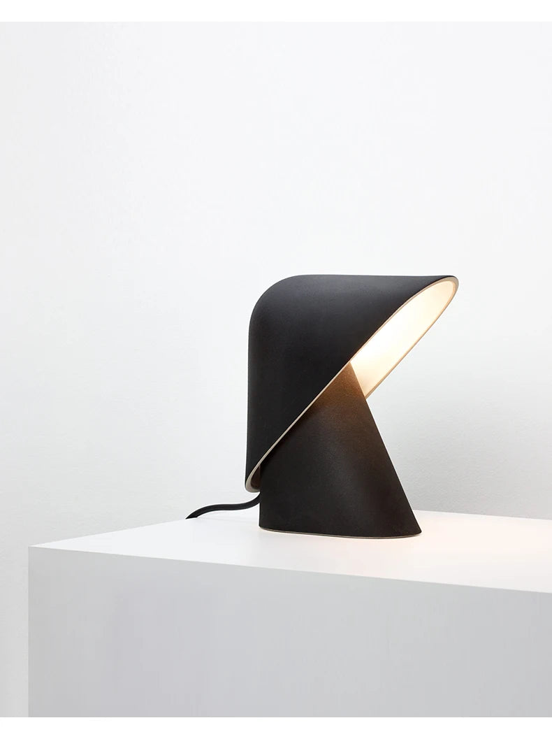 Black and White Iron table lamp