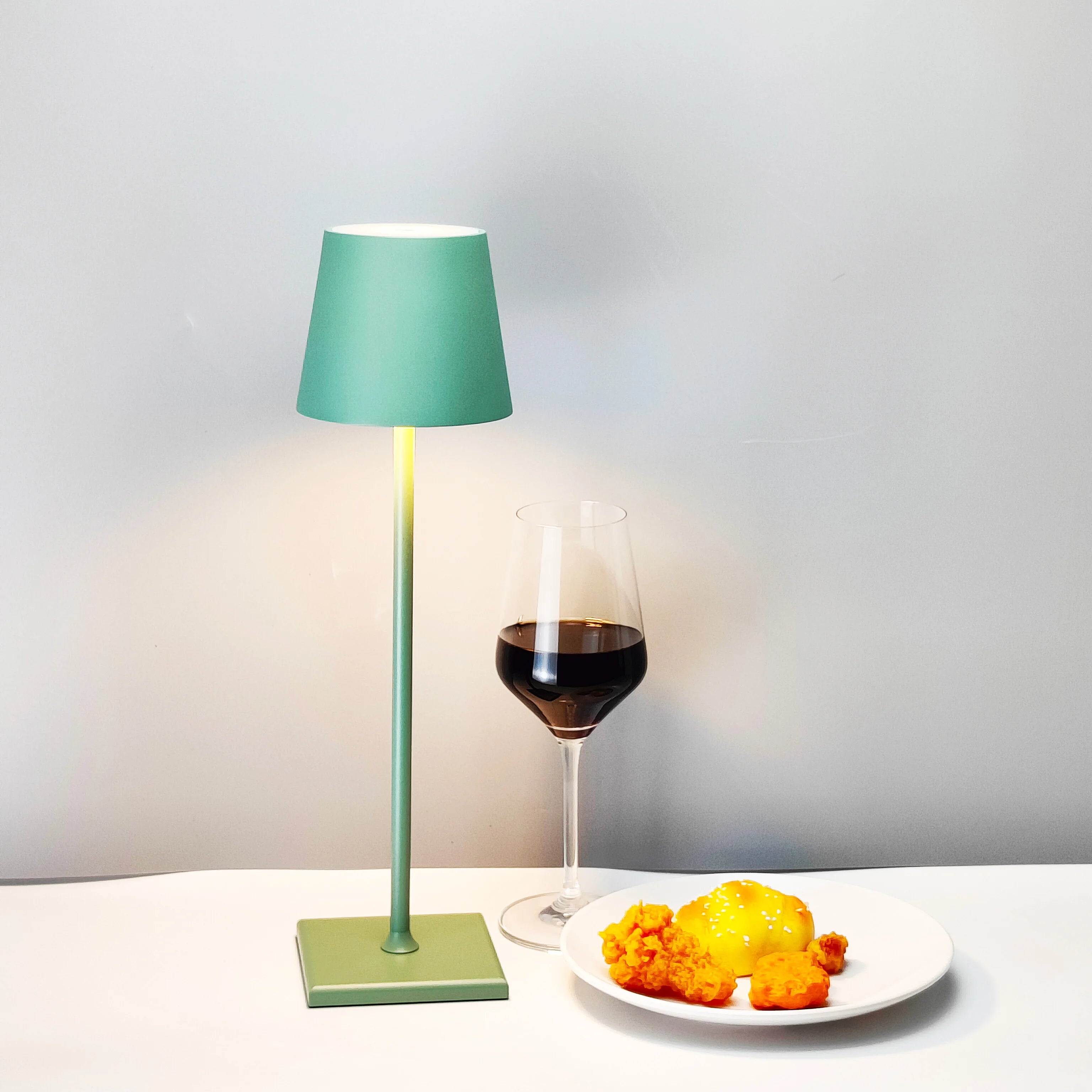 Poldina Pro Table Lamp