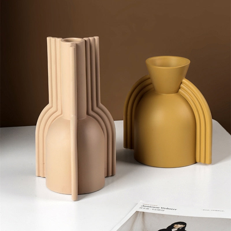 GEOMETRIC VASE