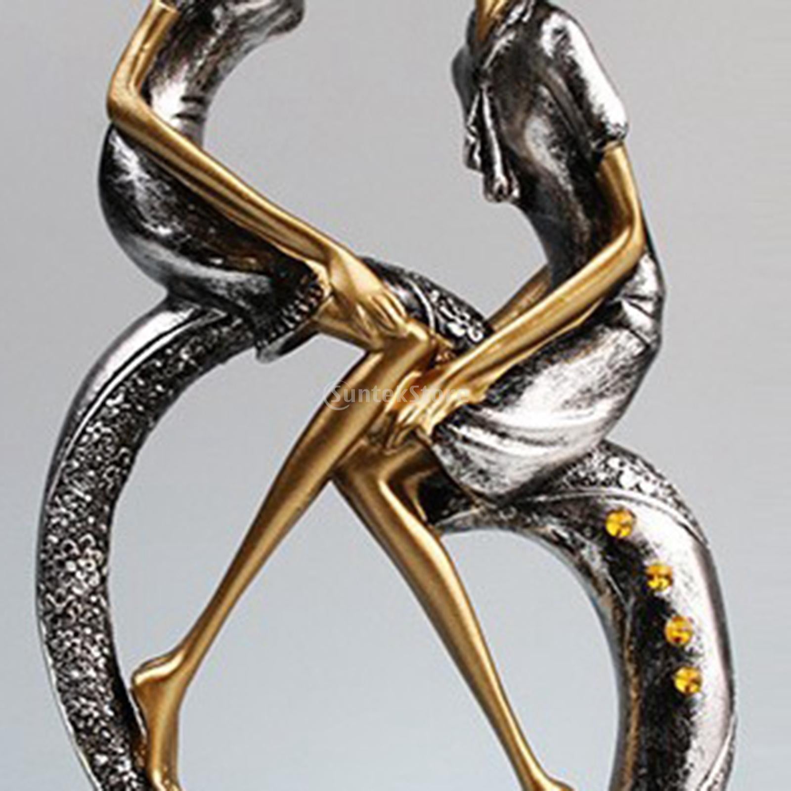 KISSING LOVERS STATUE