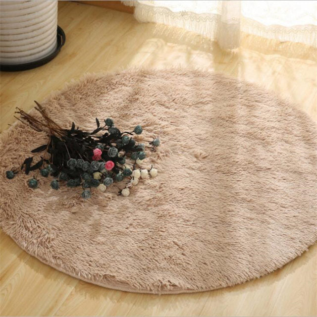round fluffy rug