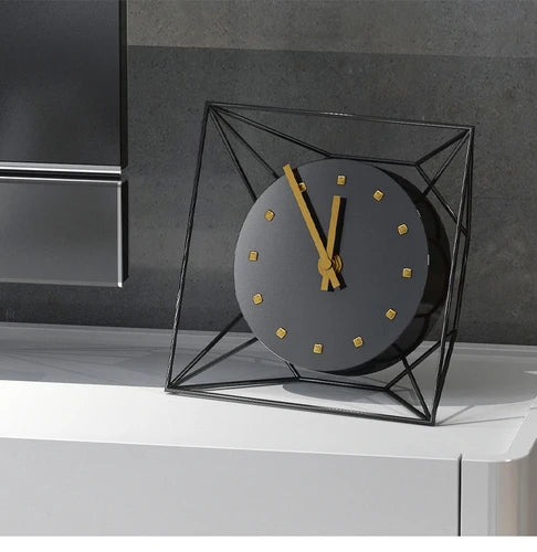 Amazing table clock