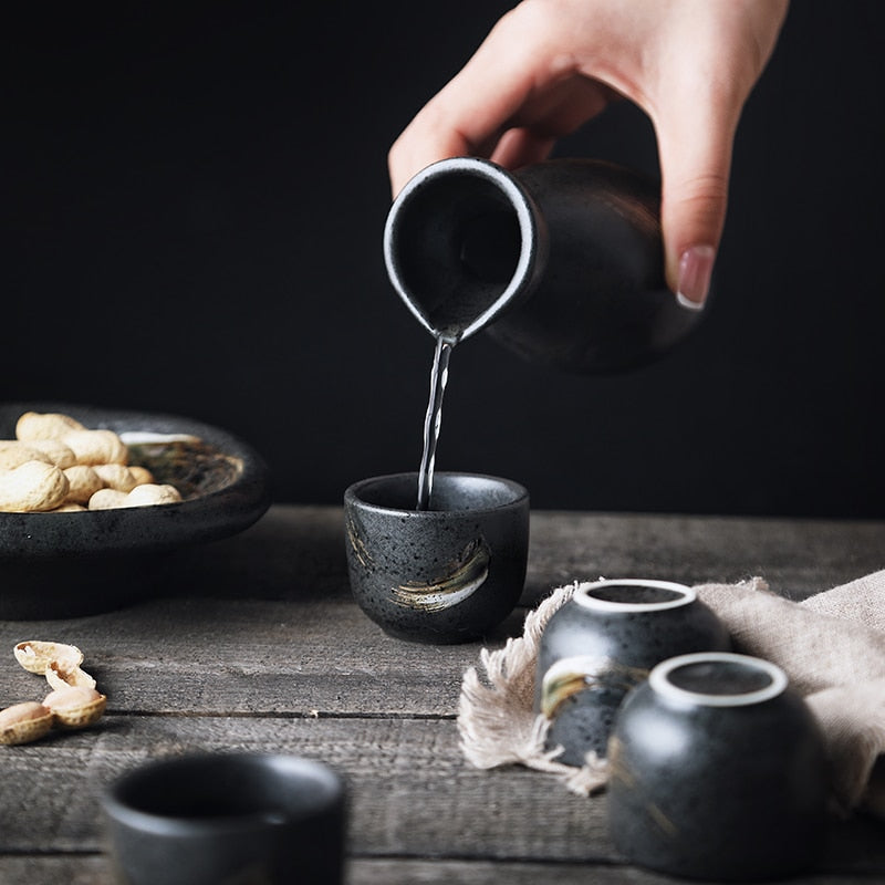 cup with wooden lid 