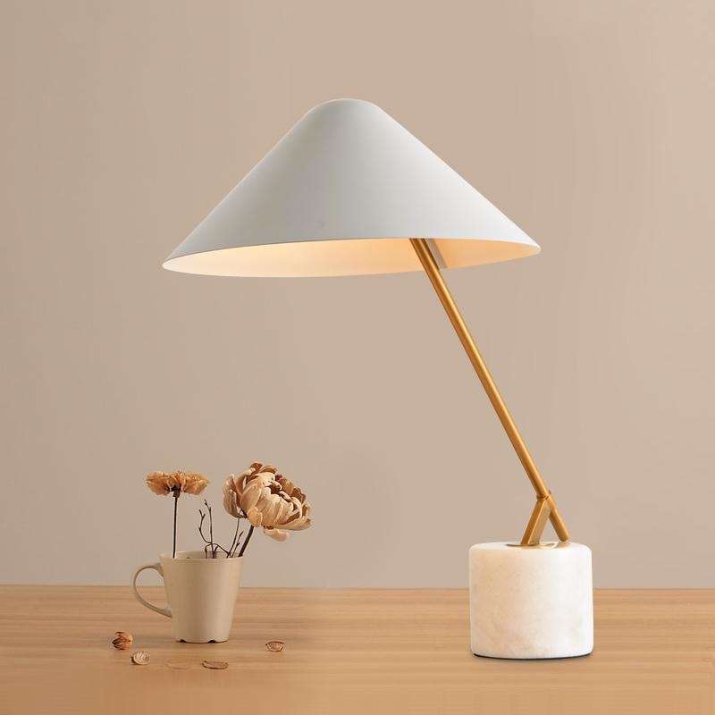 Swing arm table lamp