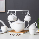 kettle with mugs