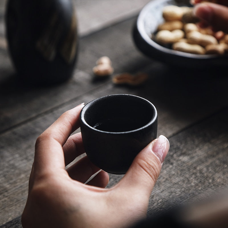 cup with wooden lid 