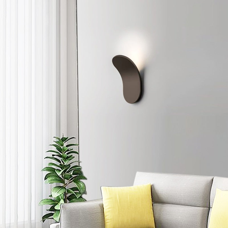 Curved wall light