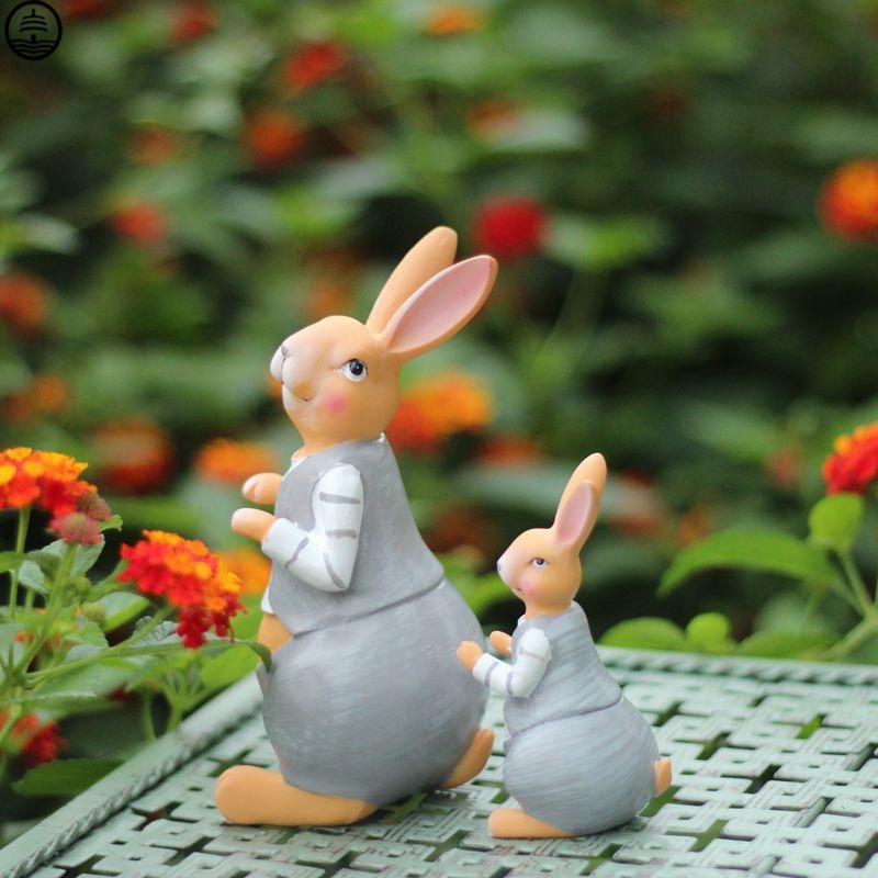 white rabbit garden statue