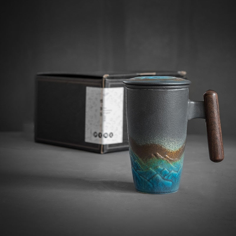 cup with wooden lid