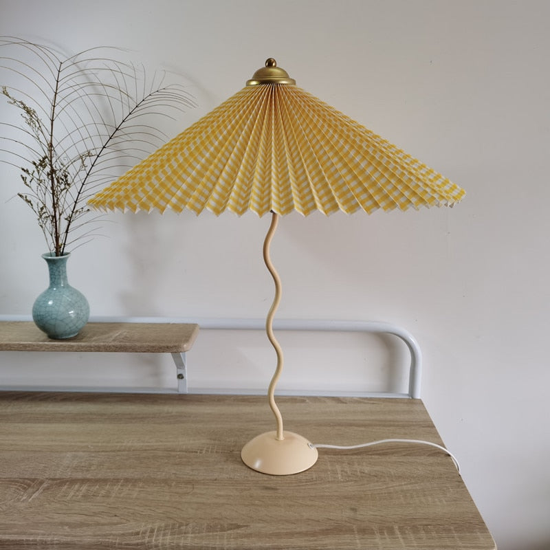 multi contrast shade lamp