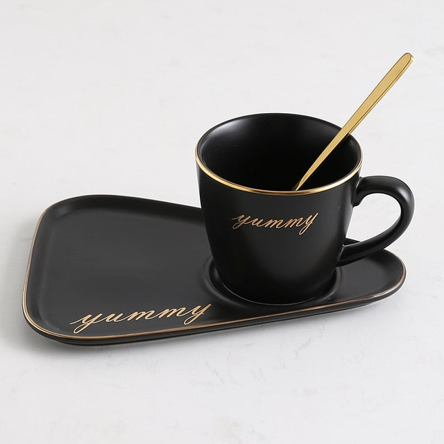 black yummy mug