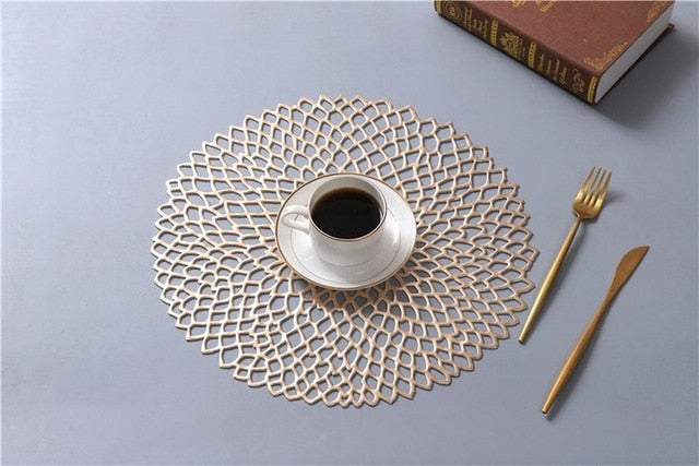 Round dining table accessories