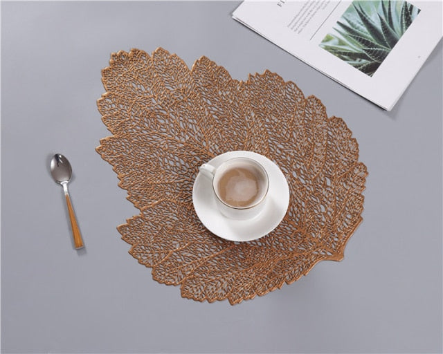 Round dining table accessories