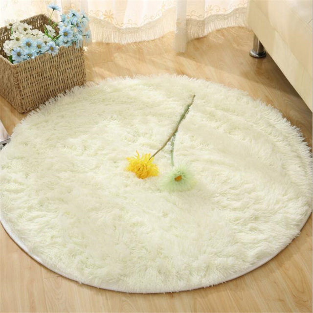 round fluffy rug